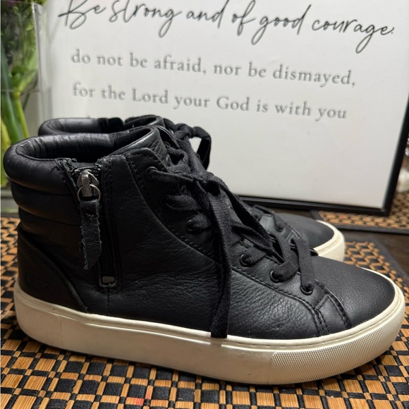 UGG Black High-Top Platform Lace-Up Sneakers Women SZ7.5- Box 16 - Picture 5 of 6